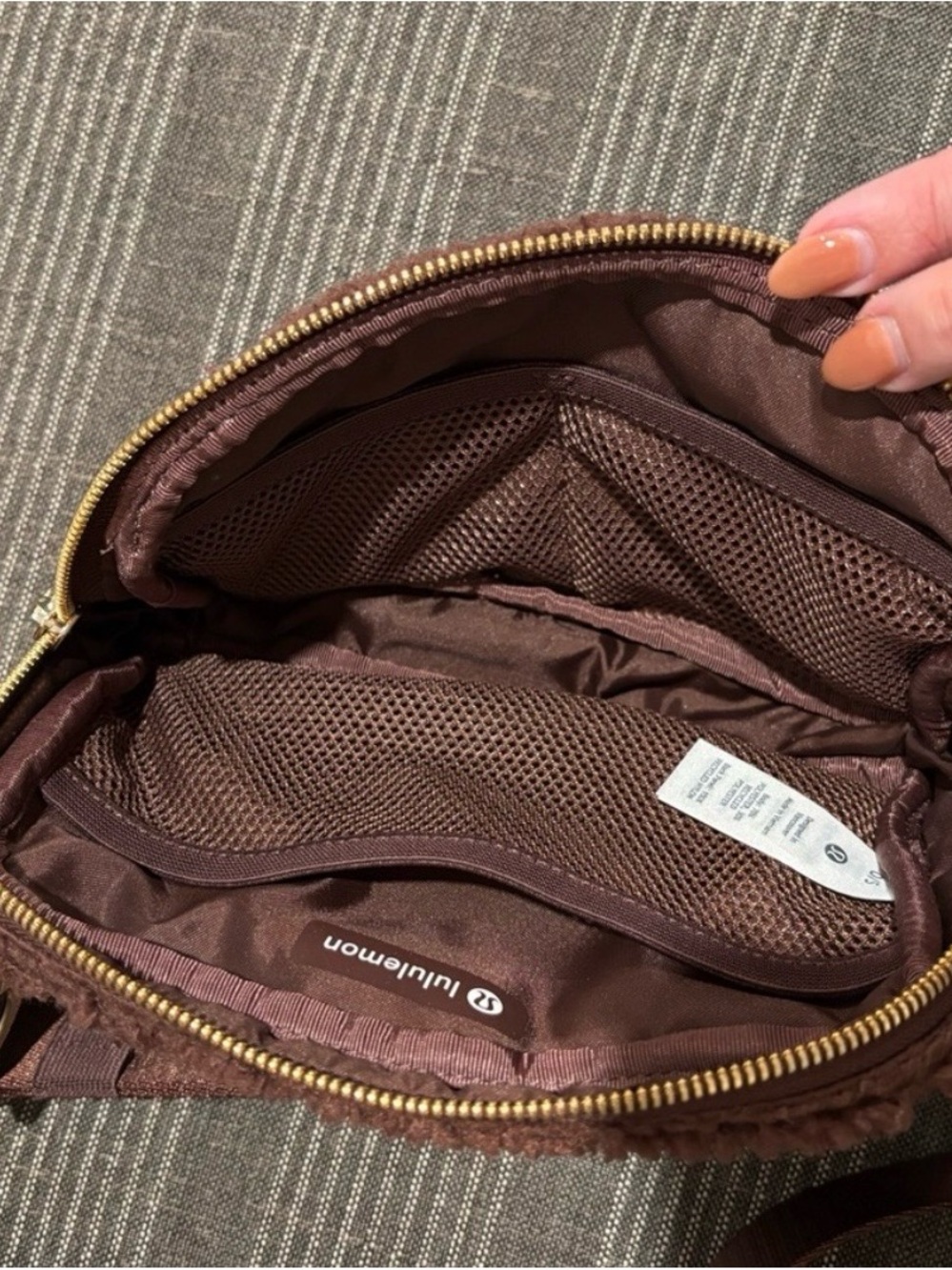 lululemon Brown Quilted Crossbody Pouch with Gold Zipper - Picture 3 of 3